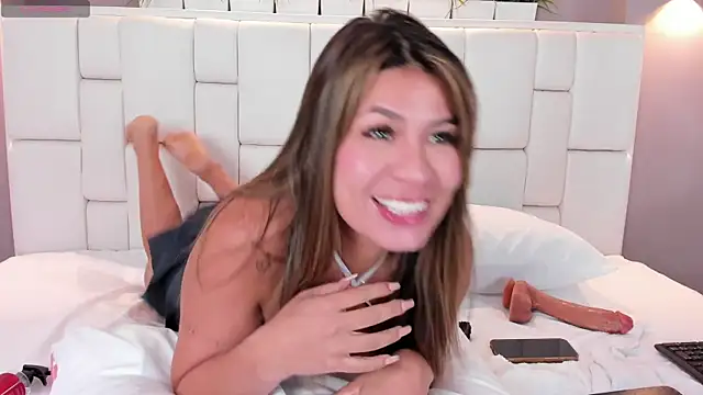 Snapshot of ValeriaGarcia chatting on 01.06.25 ValeriaGarcia online show from 01.06.25