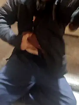 Snapshot of shaved chatting on 11.27.25 shaved online show from 11.27.25