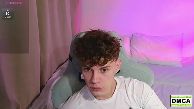 Snapshot of cute_thomas chatting on 01.14.26 cute thomas online show from 01.14.26