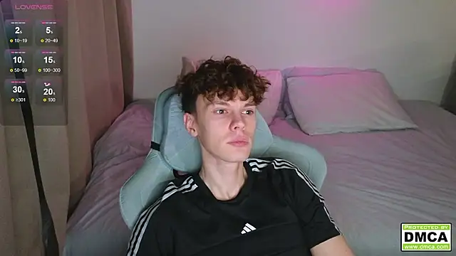 Snapshot of cute_thomas chatting on 02.09.26 cute thomas online show from 02.09.26