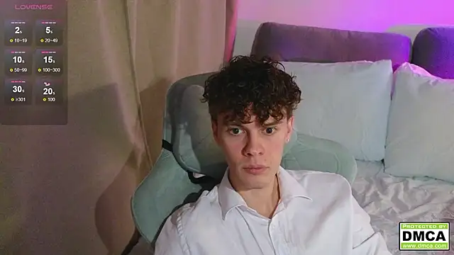 Snapshot of cute_thomas chatting on 02.12.26 cute thomas online show from 02.12.26