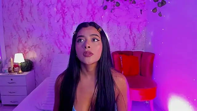 SophiieWilson  online show from 05.06.26
