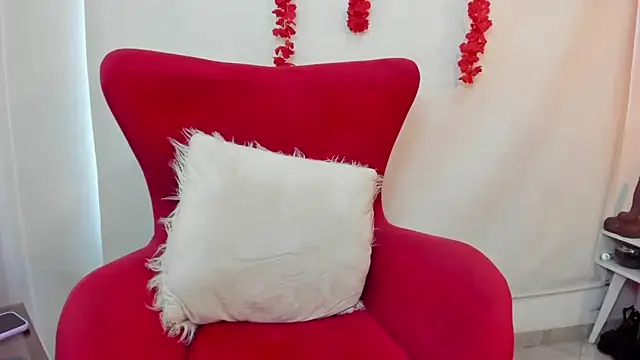 julieta evans  online show from 01.22.25