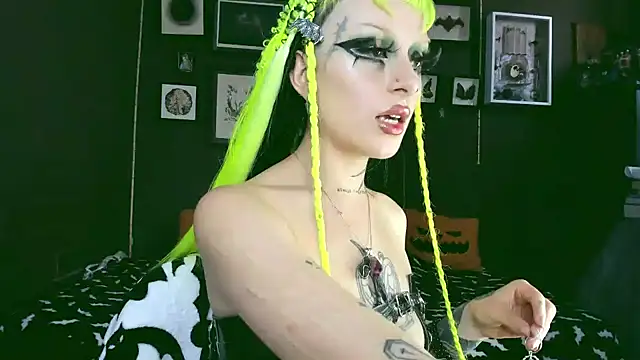 insania 9999  online show from 01.17.25