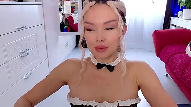 Snapshot of WhiteBunny chatting on 02.08.26 WhiteBunny online show from 02.08.26