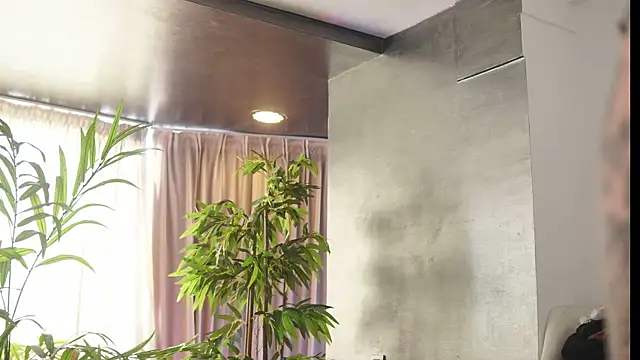 Snapshot of HotSkinnyX chatting on 02.26.26 HotSkinnyX online show from 02.26.26