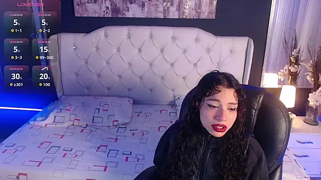 Snapshot of LiaVillalobos chatting on 11.10.25 LiaVillalobos online show from 11.10.25