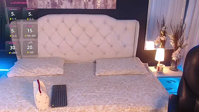 Snapshot of LiaVillalobos chatting on 11.11.25 LiaVillalobos online show from 11.11.25