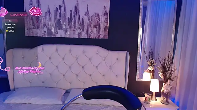 Snapshot of LiaVillalobos chatting on 11.29.25 LiaVillalobos online show from 11.29.25