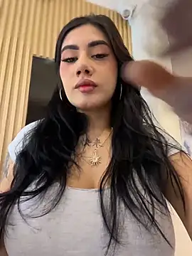 clarachanelricek online show from 12.02.25