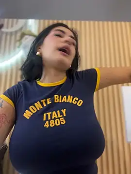 clarachanelricek online show from 12.18.25