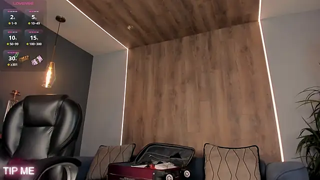 SophieBarnett online show from 10.27.25