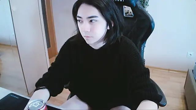 Snapshot of Judame_Aoi chatting on 01.12.25 Judame Aoi online show from 01.12.25