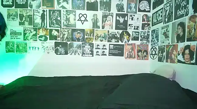 BonnieStardust online show from 01.04.25