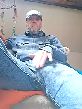 Snapshot of eddouxxx78 chatting on 10.19.25 eddouxxx78 online show from 10.19.25