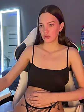 Snapshot of julia_fly chatting on 09.25.25 julia fly online show from 09.25.25