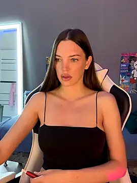 Snapshot of julia_fly chatting on 09.29.25 julia fly online show from 09.29.25