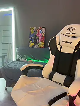 Snapshot of julia_fly chatting on 11.20.25 julia fly online show from 11.20.25