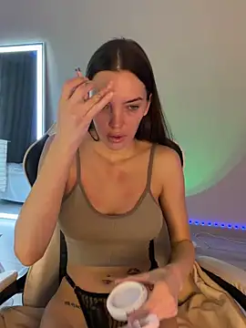 julia fly online show from 03.03.26