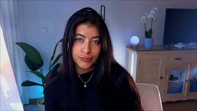 Snapshot of anabelcurvy chatting on 12.04.24 anabelcurvy online show from 12.04.24