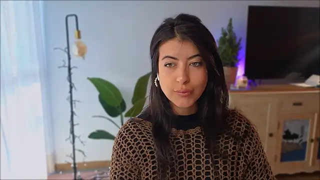 Snapshot of anabelcurvy chatting on 12.16.24 anabelcurvy online show from 12.16.24