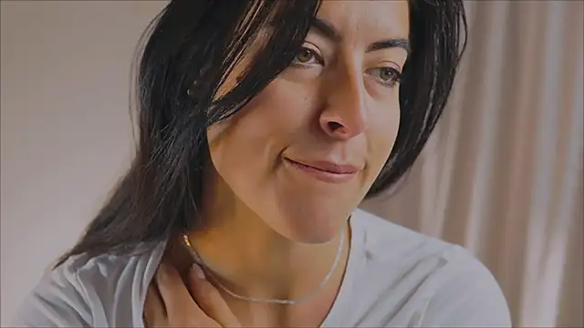 Snapshot of anabelcurvy chatting on 02.10.25 anabelcurvy online show from 02.10.25