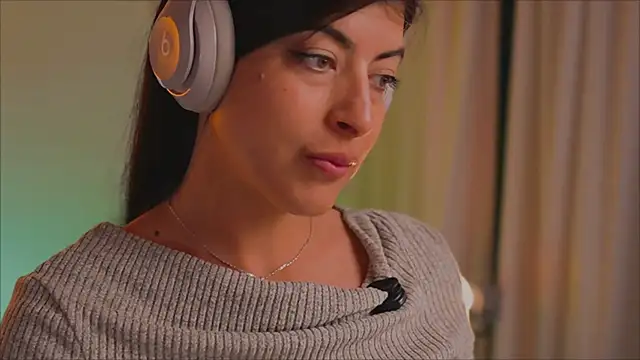 Snapshot of anabelcurvy chatting on 03.01.25 anabelcurvy online show from 03.01.25