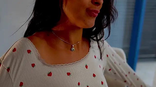 Snapshot of anabelcurvy chatting on 10.13.25 anabelcurvy online show from 10.13.25