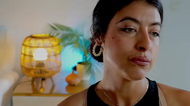 Snapshot of anabelcurvy chatting on 10.15.25 anabelcurvy online show from 10.15.25