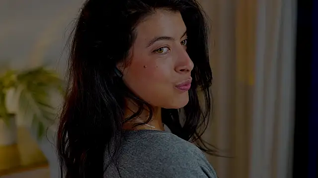 Snapshot of anabelcurvy chatting on 11.17.25 anabelcurvy online show from 11.17.25