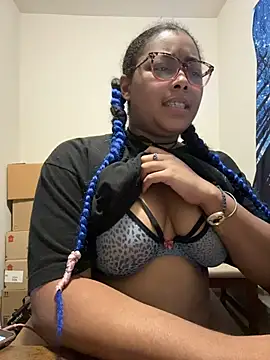 lunaxbat online show from 12.22.25