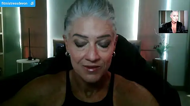 Snapshot of Devon2020 chatting on 03.29.26 Devon2020 online show from 03.29.26