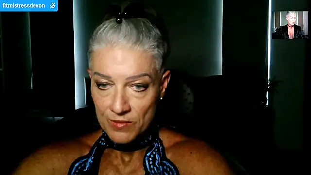 Snapshot of Devon2020 chatting on 04.17.26 Devon2020 online show from 04.17.26