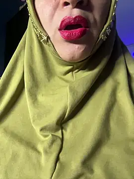 Snapshot of Jameela chatting on 10.27.25 Jameela online show from 10.27.25