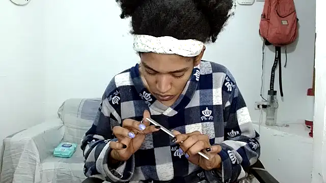 Snapshot of angelamarie1 chatting on 10.21.25 angelamarie1 online show from 10.21.25