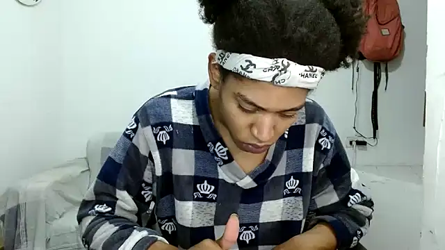 Snapshot of angelamarie1 chatting on 10.29.25 angelamarie1 online show from 10.29.25