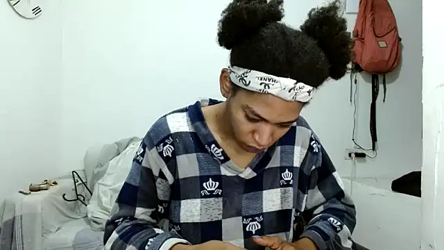 Snapshot of angelamarie1 chatting on 11.01.25 angelamarie1 online show from 11.01.25