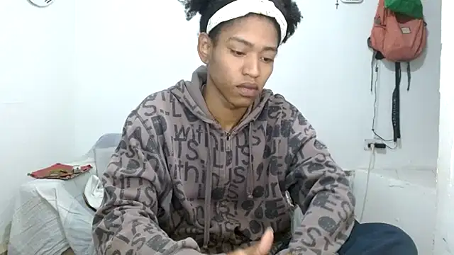 Snapshot of angelamarie1 chatting on 11.07.25 angelamarie1 online show from 11.07.25