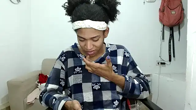 Snapshot of angelamarie1 chatting on 11.15.25 angelamarie1 online show from 11.15.25