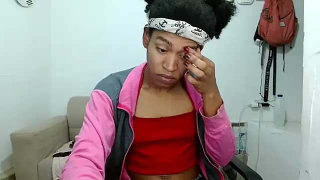 Snapshot of angelamarie1 chatting on 11.17.25 angelamarie1 online show from 11.17.25