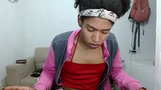 Snapshot of angelamarie1 chatting on 11.21.25 angelamarie1 online show from 11.21.25