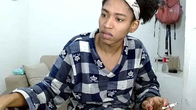 Snapshot of angelamarie1 chatting on 11.25.25 angelamarie1 online show from 11.25.25