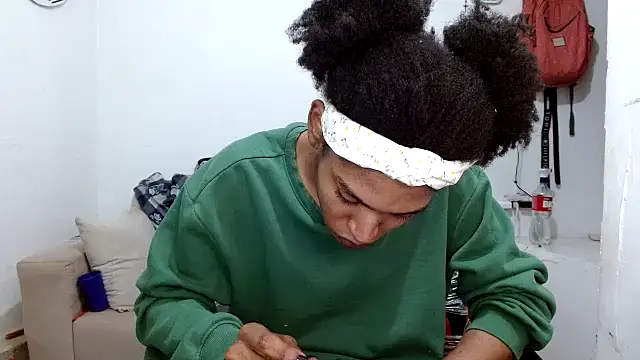 Snapshot of angelamarie1 chatting on 11.25.25 angelamarie1 online show from 11.25.25