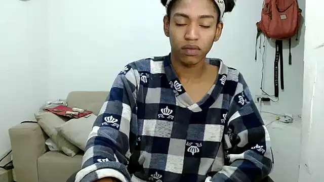 Snapshot of angelamarie1 chatting on 11.27.25 angelamarie1 online show from 11.27.25