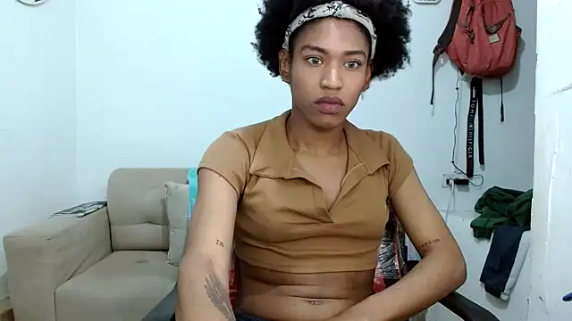 Snapshot of angelamarie1 chatting on 11.30.25 angelamarie1 online show from 11.30.25