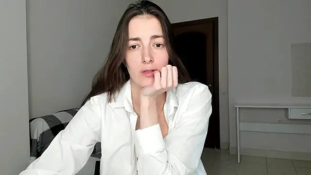 Snapshot of Sabrina_Mur chatting on 10.29.25 Sabrina Mur online show from 10.29.25