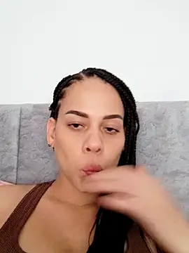 Snapshot of Dannacamila chatting on 11.14.25 Dannacamila online show from 11.14.25