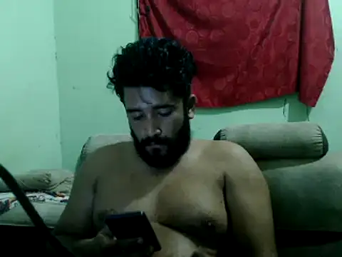 Snapshot of isearchcompany chatting on 12.11.24 isearchcompany online show from 12.11.24