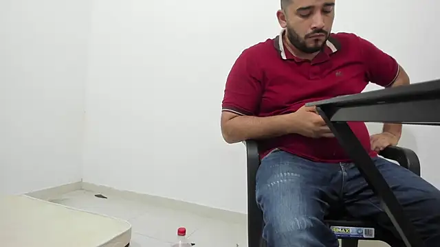 Snapshot of isearchcompany chatting on 09.10.25 isearchcompany online show from 09.10.25