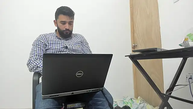 Snapshot of isearchcompany chatting on 11.09.25 isearchcompany online show from 11.09.25